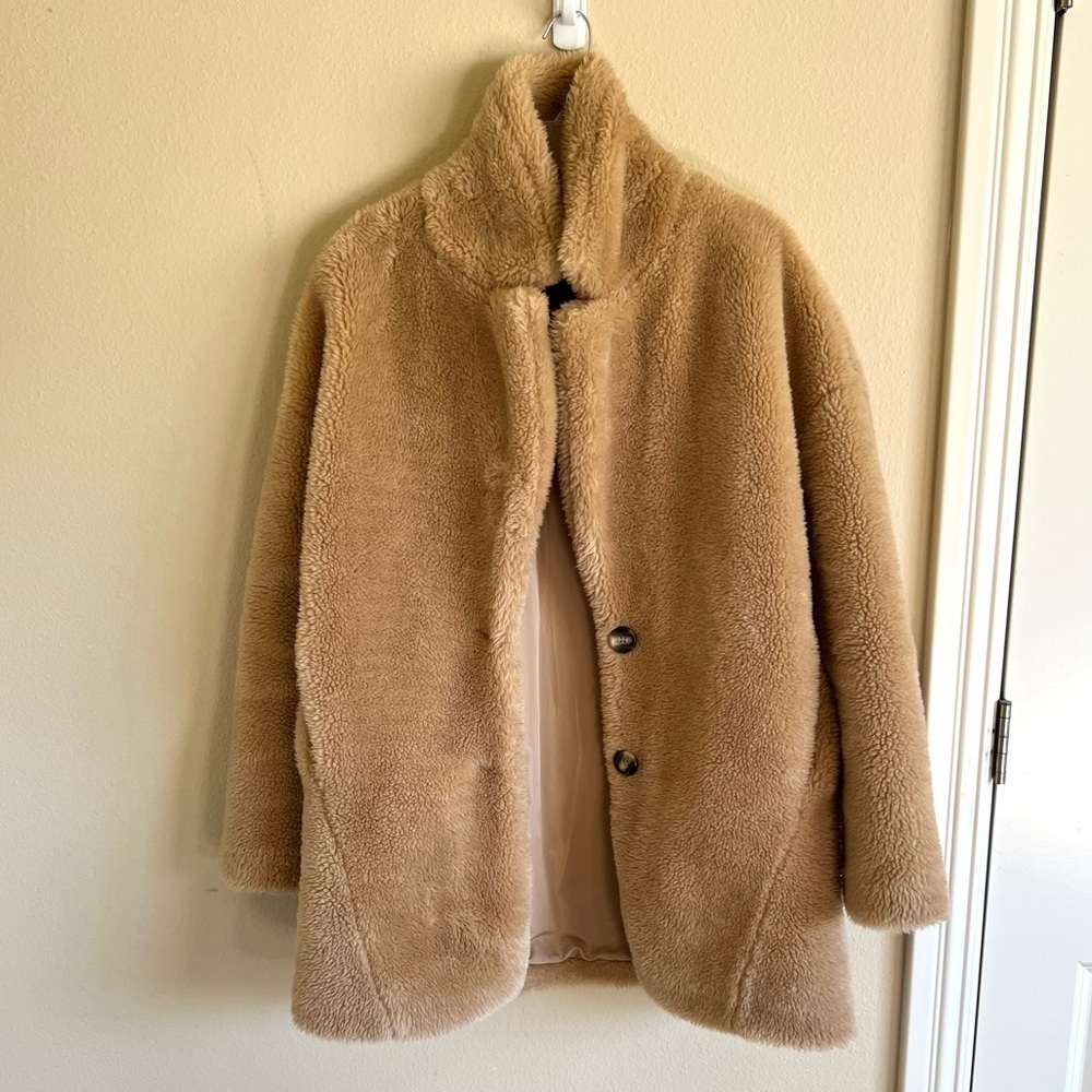 Zara faux fur jacket/ Size small/ Beige